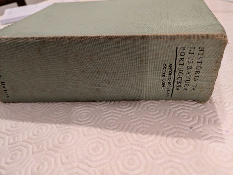 História da literatura portuguesa de António José Saraiva e Oscar Lope