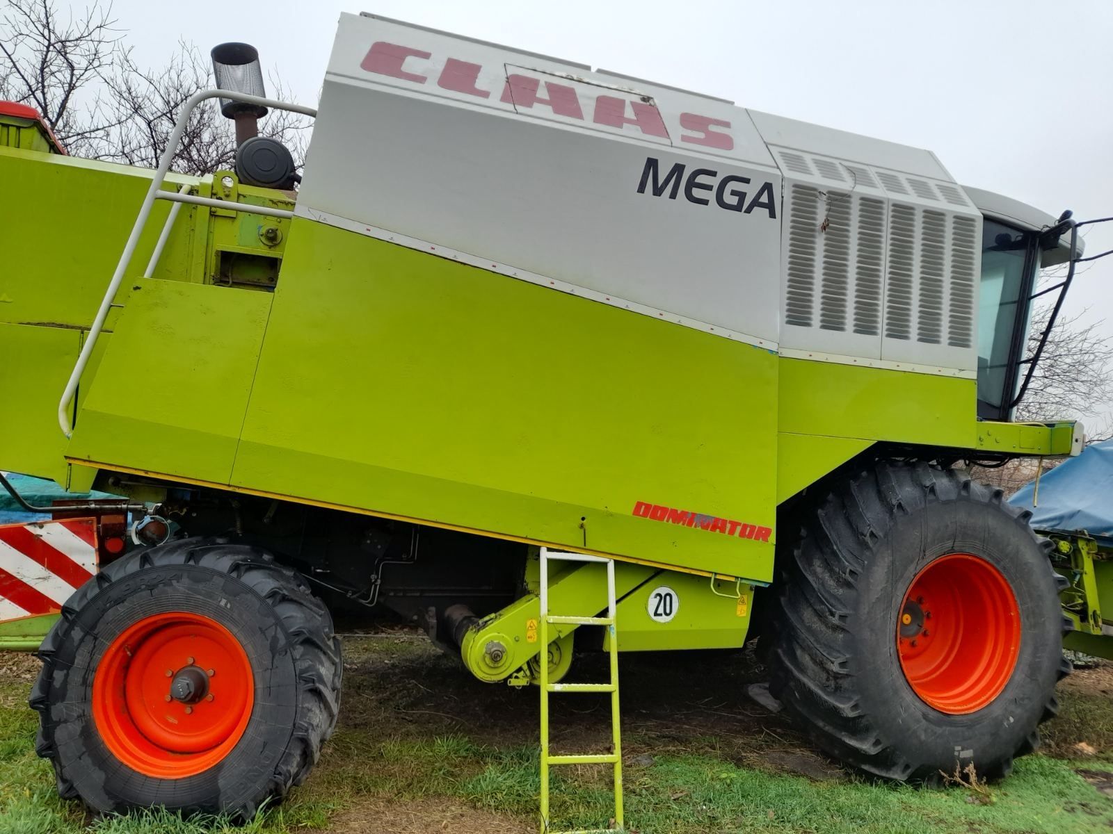 Комбайн CLAAS MEGA 350