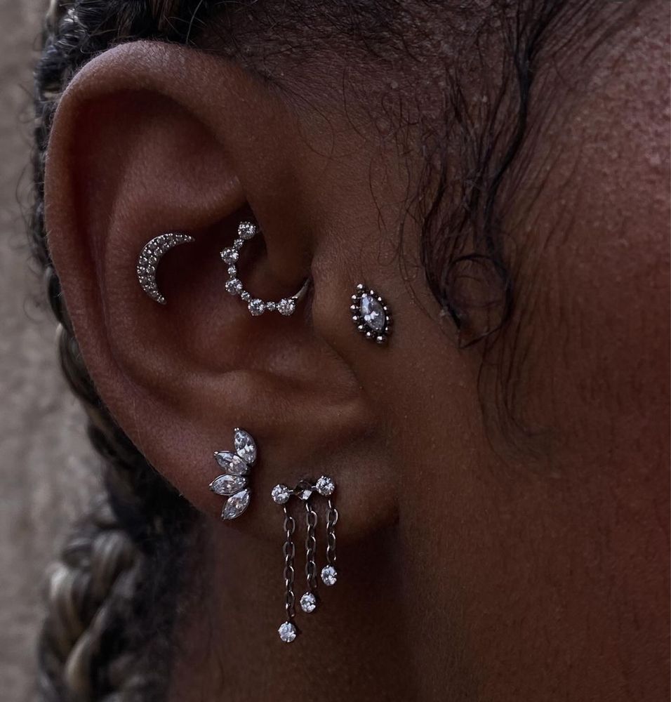 Piercing Cravejado Zirconias Titânio Novo