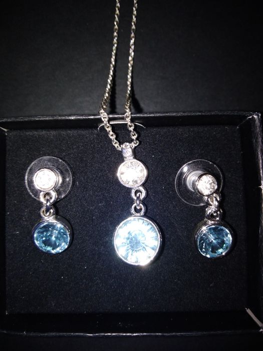 Conjuntos bijuteria, colar / fio + brincos, NOVOS (várias marcas)