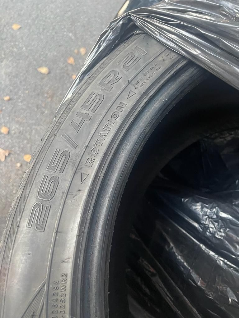 Opony nokian 4 zimowe 265/45/21