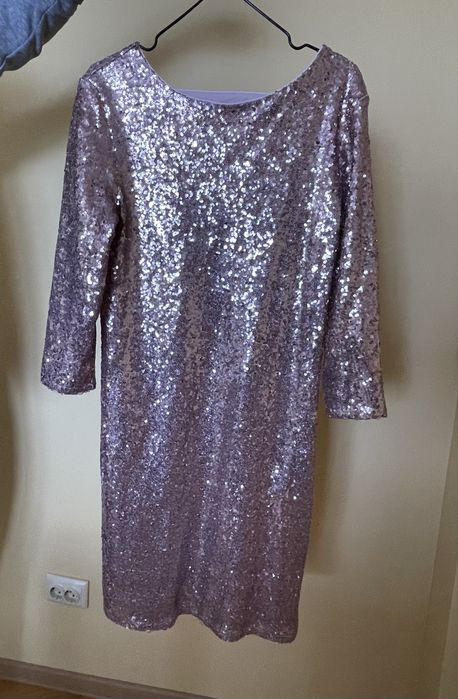 Плаття в паєтки