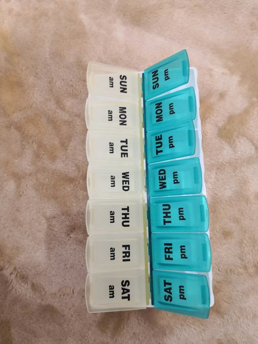 Коробка дозатор для лекарств, по дням недели, утро и вечер