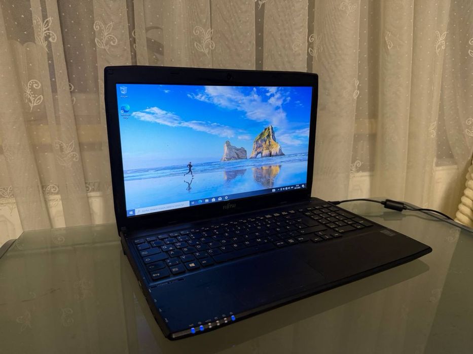 Ноутбук Fujitsu/ i3-4005U / 8 ГБ / 700 ГБ HDD