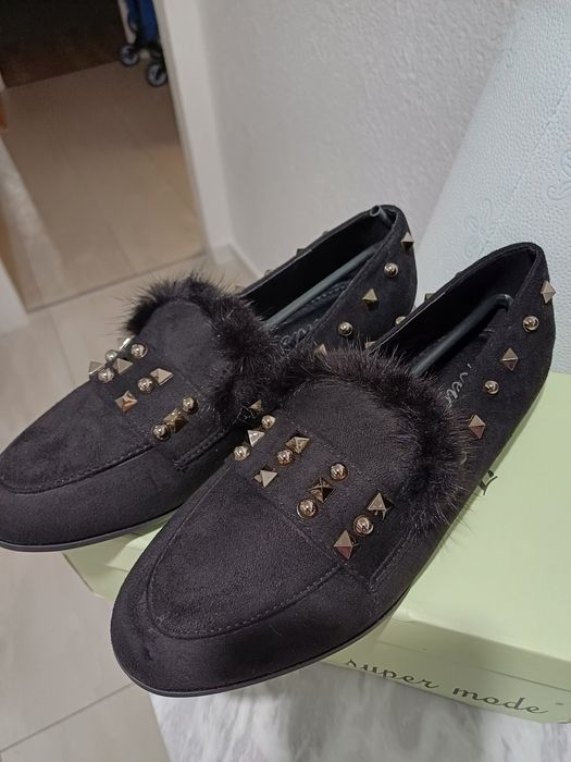 Czarne mokasyny z futerkiem