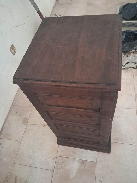 Sapateira antiga em bom estado geral 30€