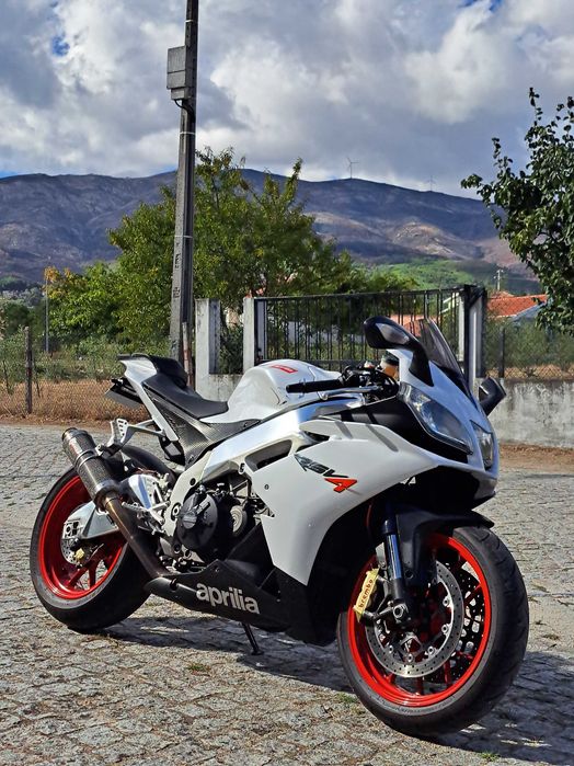 APRILIA RSV4 (201 cv)