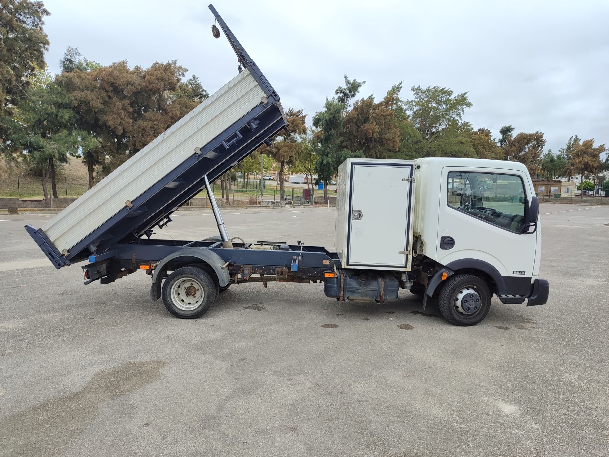 Nissan Cabstar 2.5TD Basculante