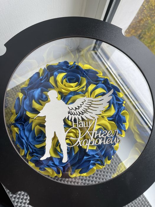 Букет з стрічки в тубусі