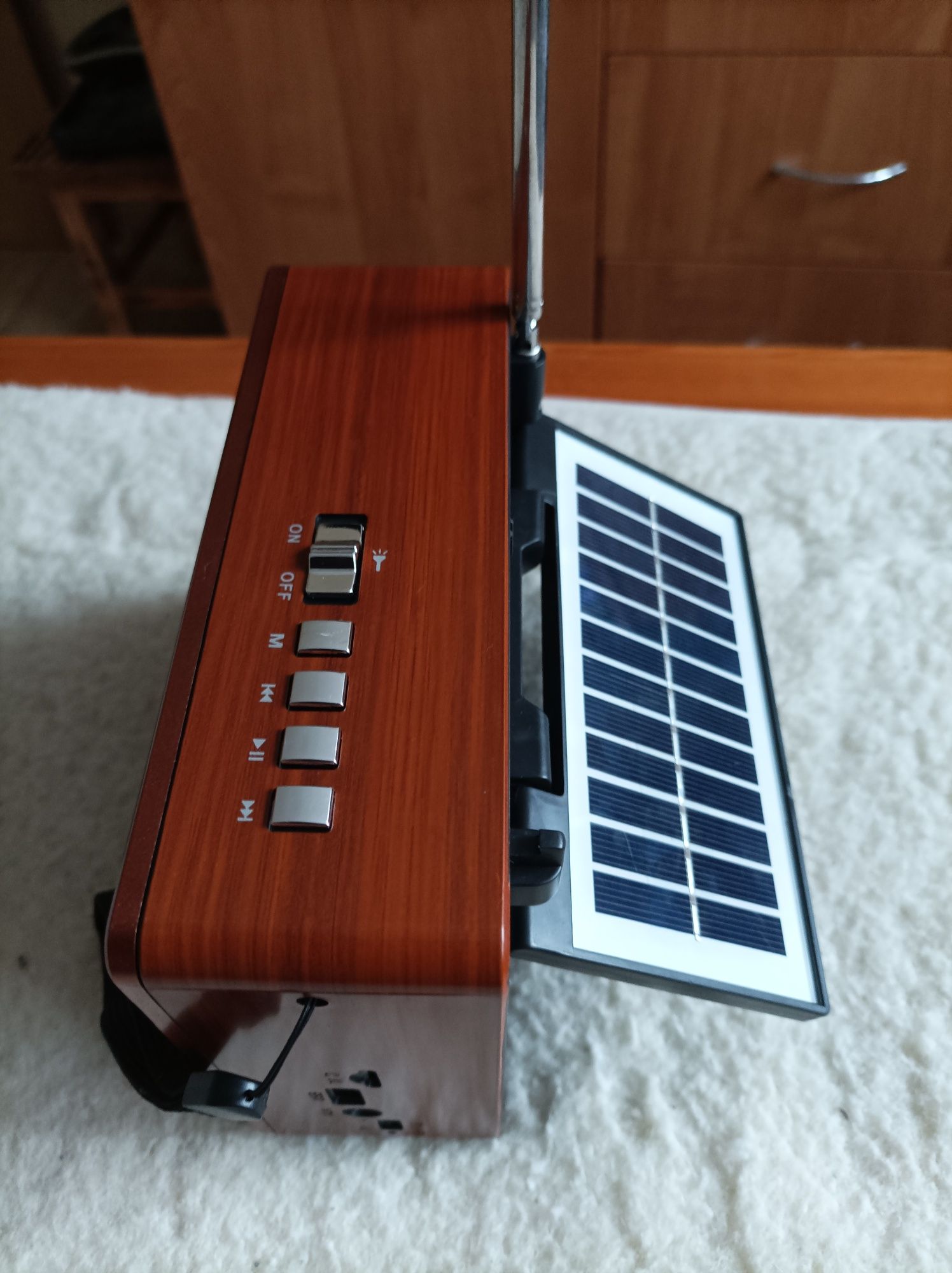 Radio USB solar.