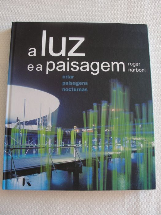 livros sobre arquitetura, arte, luz, design e digital.