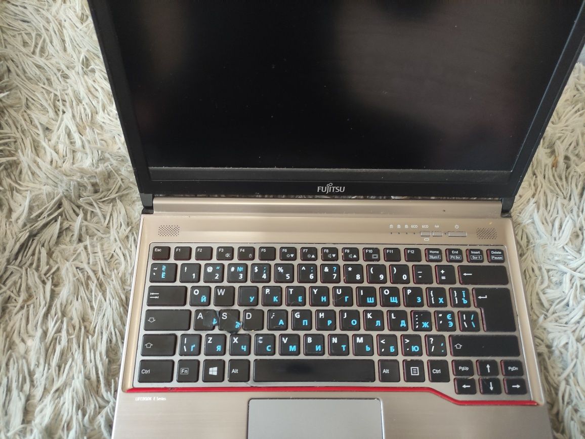 Продам нетбук Fujitsu