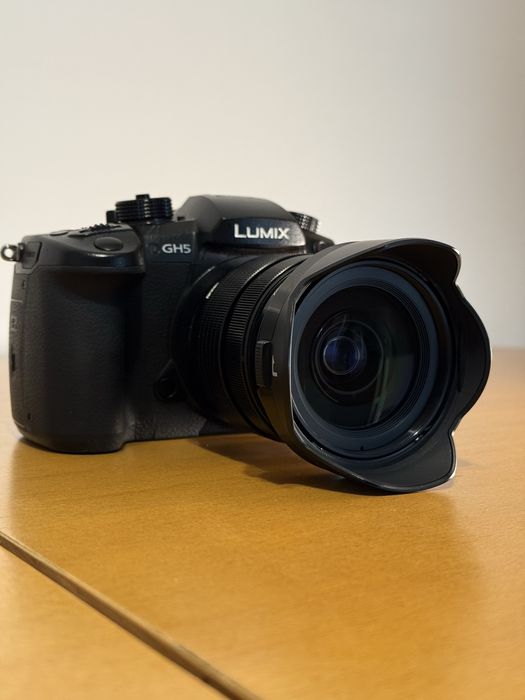 Panasonic Lumix GH5 + Olympus 12-40 mm 2.8f + akcesoria
