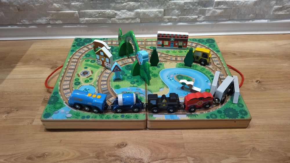 Przenośna kolejka w walizce Melissa and Doug