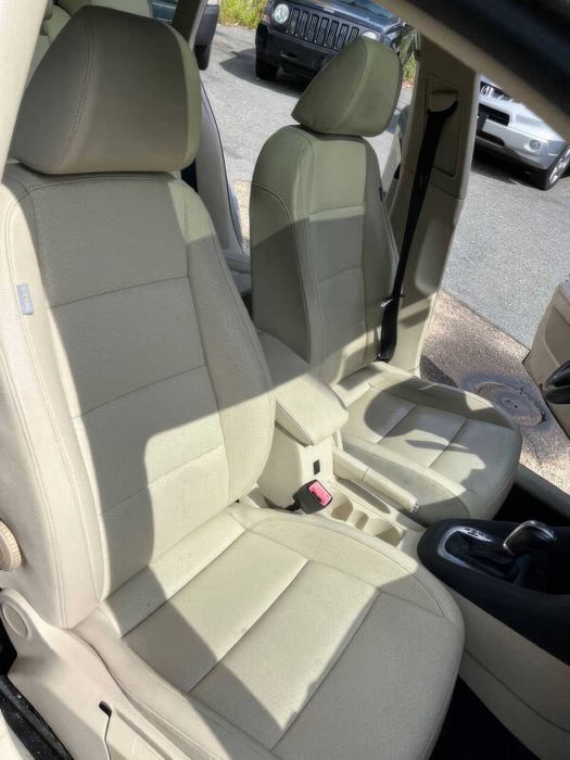 Volkswagen Jetta      2013