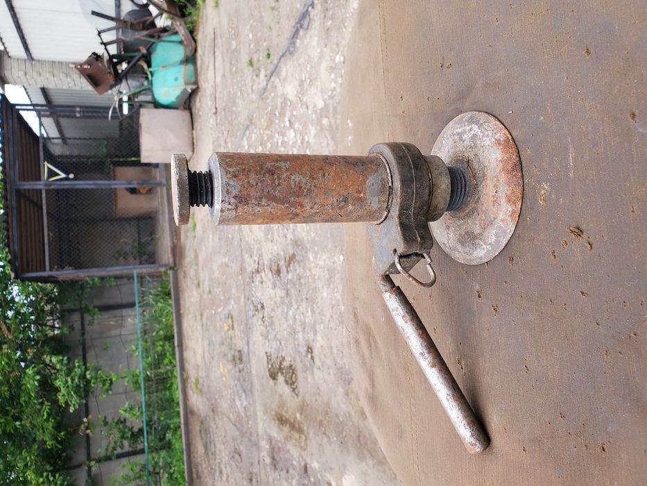 Продам Домкрат винтовой автомобильный идеал СССР