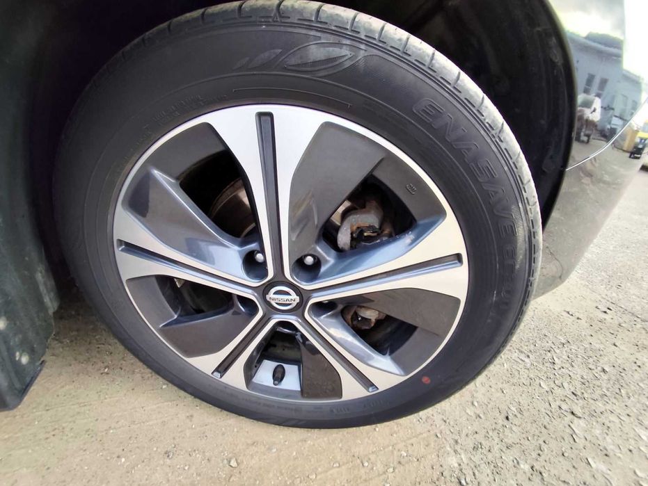 NISSAN LEAF II N-Connecta 40 квт на 270 км