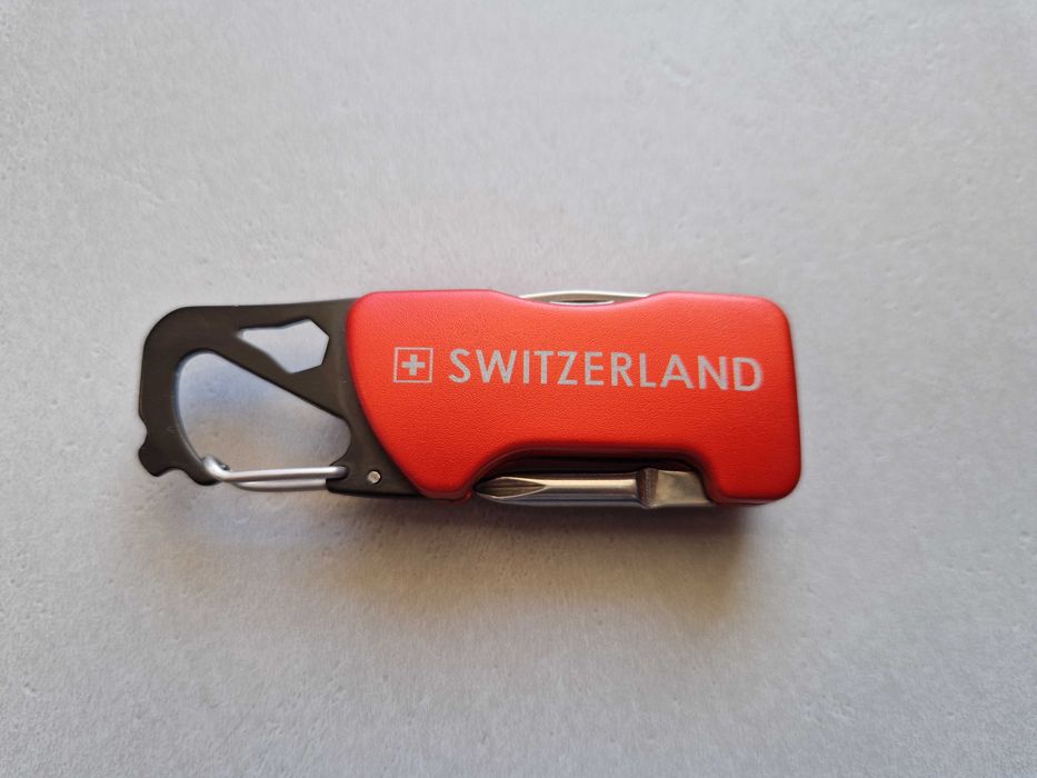 Scyzoryk ze śrubokrętem i latarką