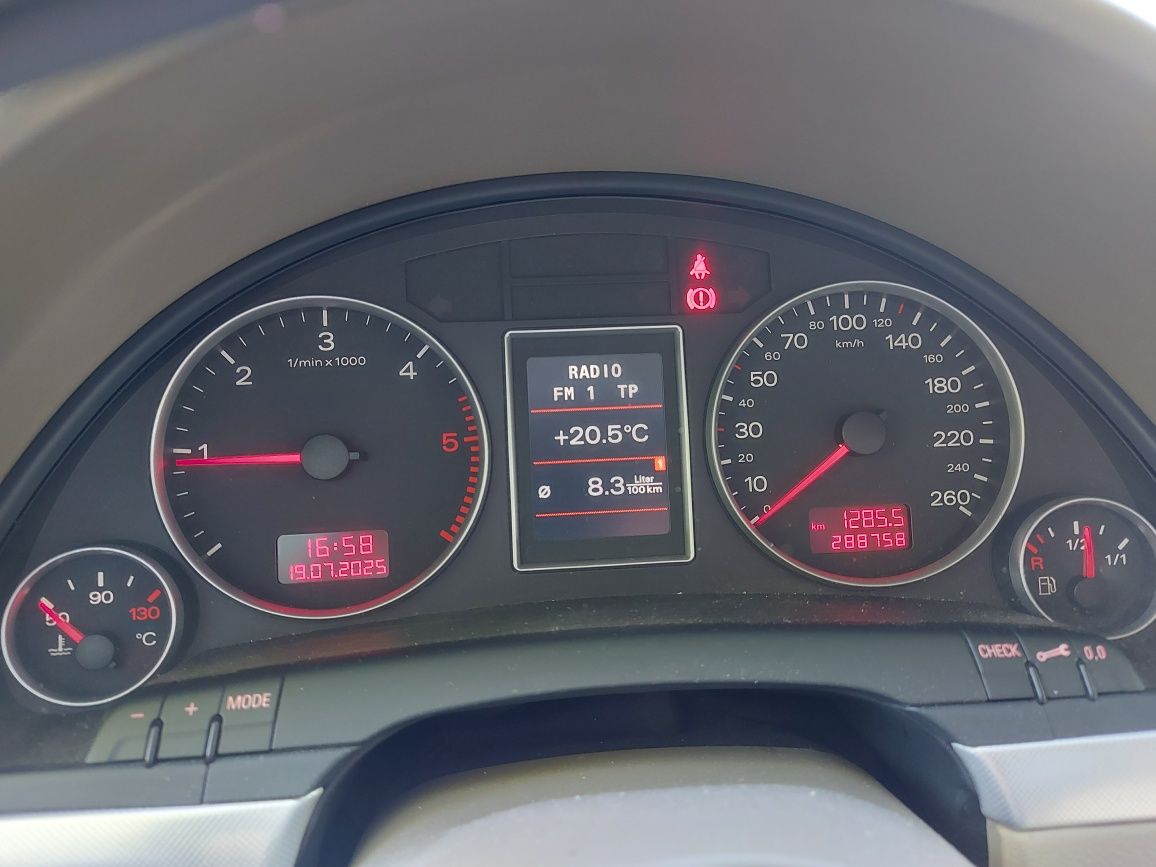Audi A4b7  2.0 TDI  r.2006   niski przebieg