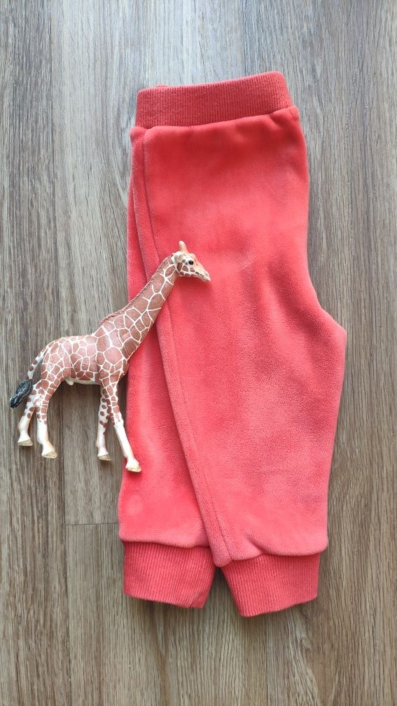 Spodenki malinowe pluszowe Reserved