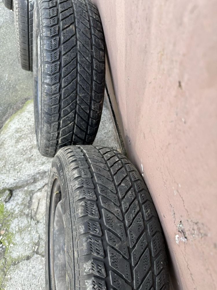 Продам шины на авто