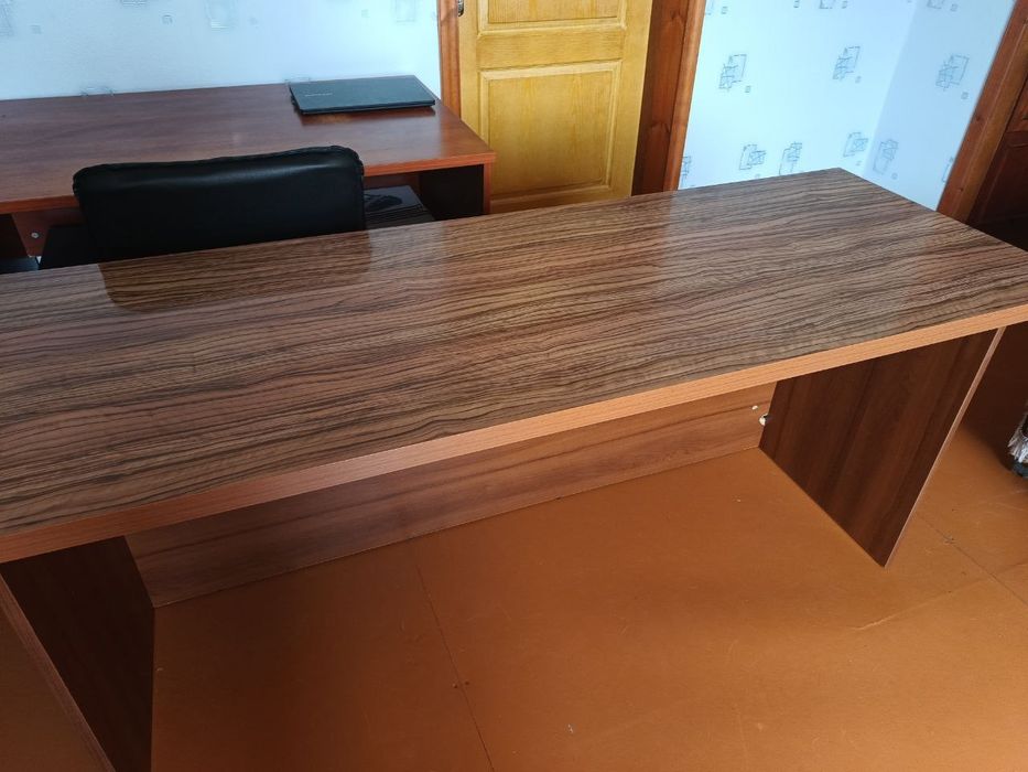 Стіл письмовий, офісний