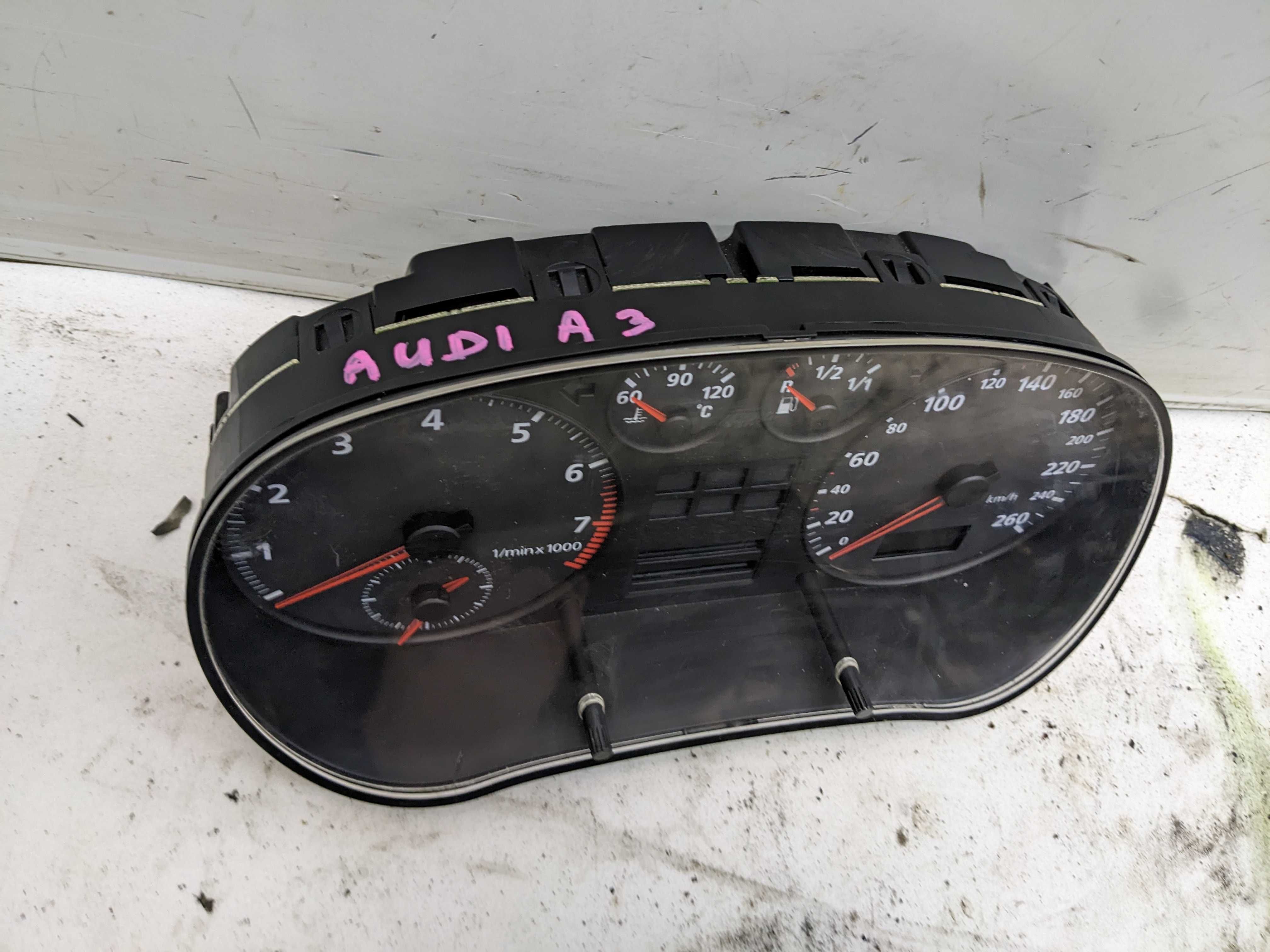 Audi A3 8L 1.6 1.8 Licznik Zegary Prędkościomierz