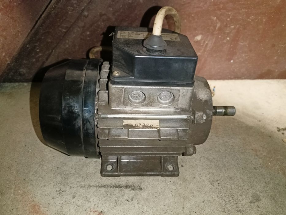 Silnik elektryczny 230V 0,3kW 2800