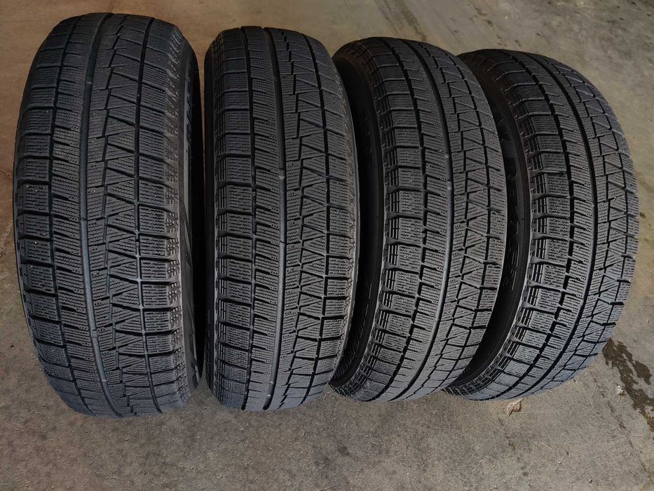 R15 185 65 шини зимові Bridgestone Blizzak Revo GZ липучки