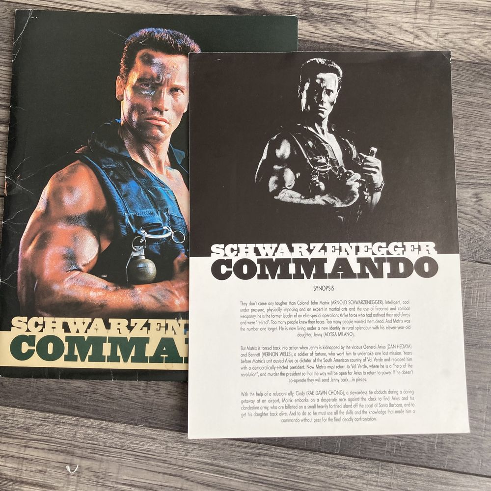 Schwarzenegger  - Commando - 4 zdjęcia + folder+ [PROMOCJA]