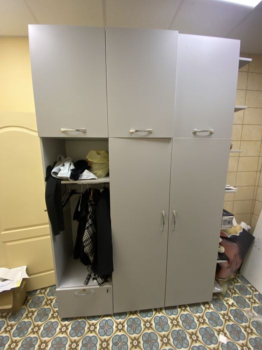 Продам вмістку шафу стан:майже нова.