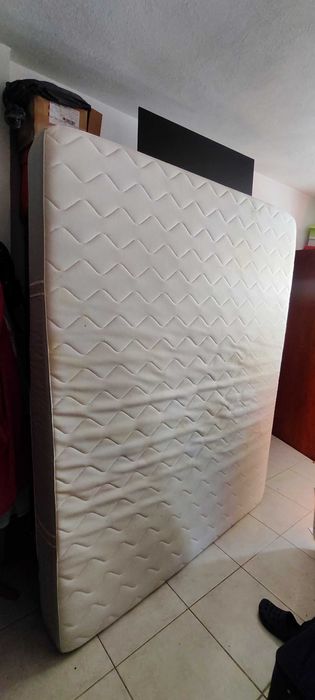 Colchão + Base estrutura de Cama 160x200cm