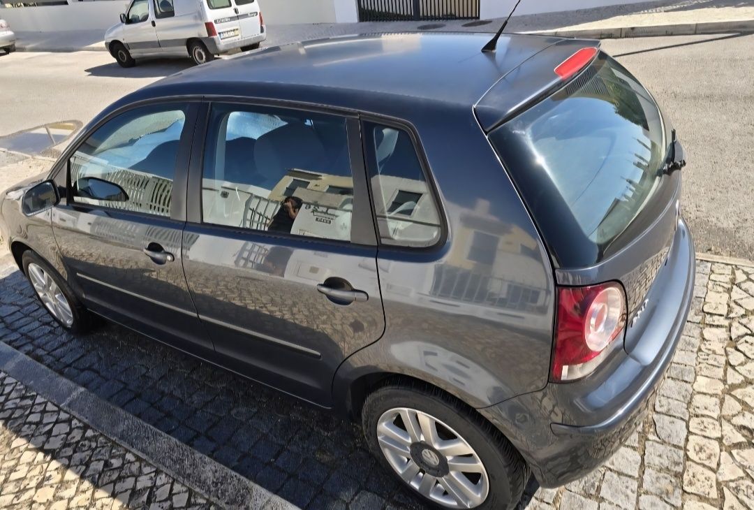 Volkswagen Polo 1.2 de junho de 2007 (paga 39.95 de iuc).

- vistoria