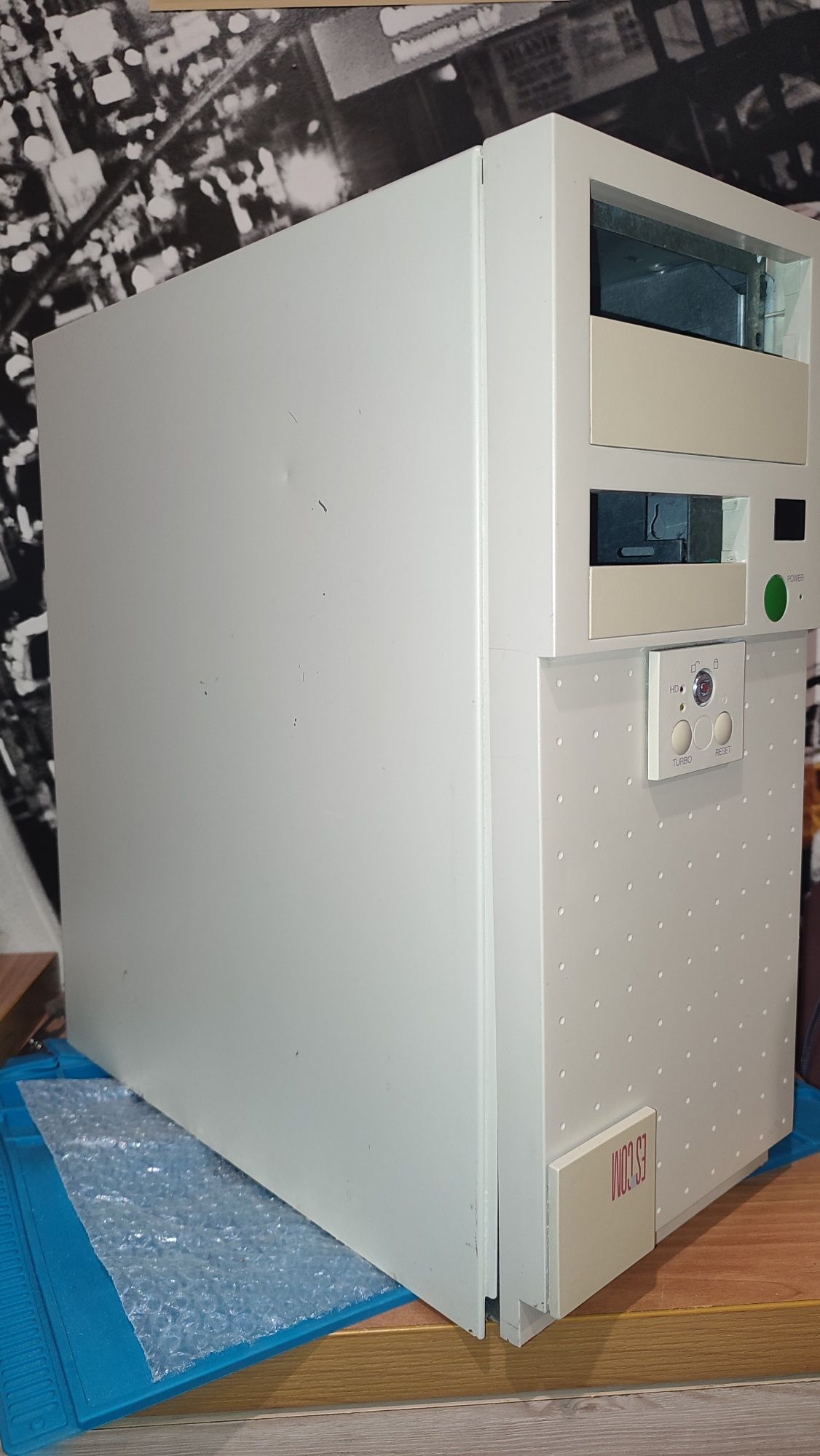 Ретро Midi-Tower AT корпус ESCOM