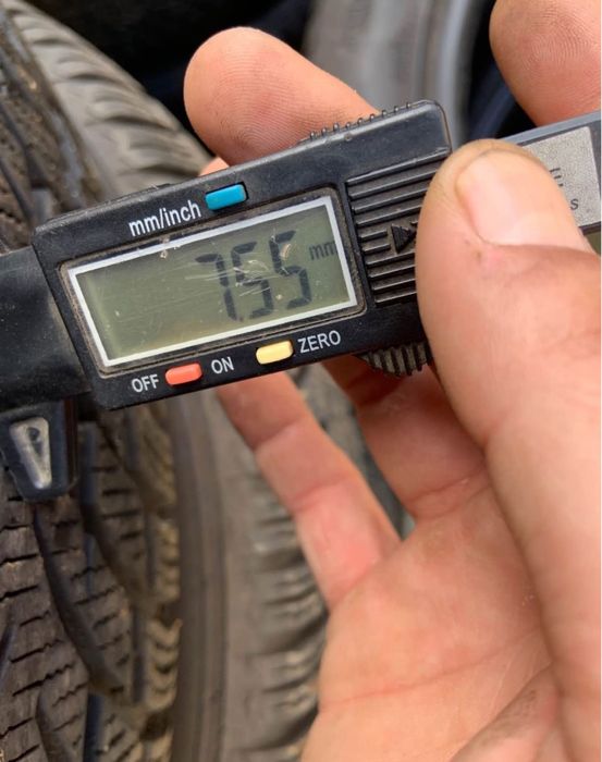 Opony zimowe 14 sztuk  cena za calosc 700zł 235 7mm 45 50 itp 245