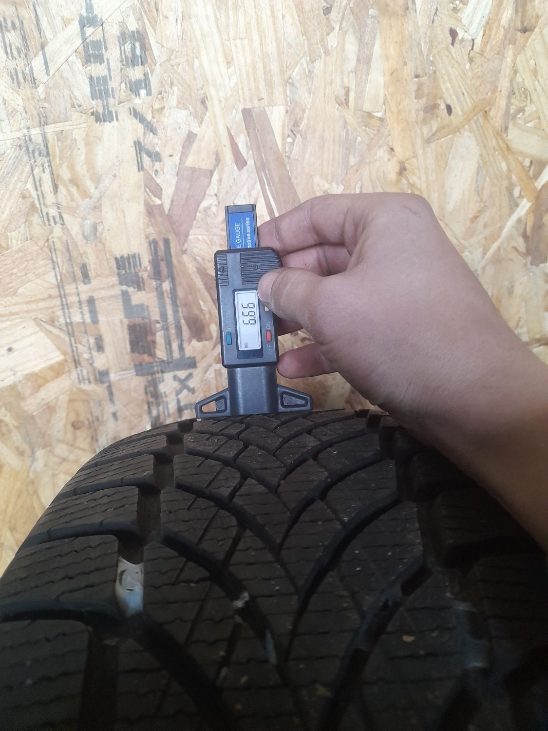 Шини Goodyear UltraGrip Ice 2 205/55 R16 94T XL Б/У 6,5 мм