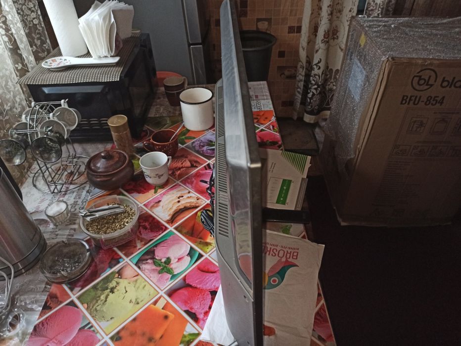 Продам телевізор смарт ТВ KIVI