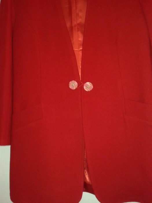 Пиджак женский красный