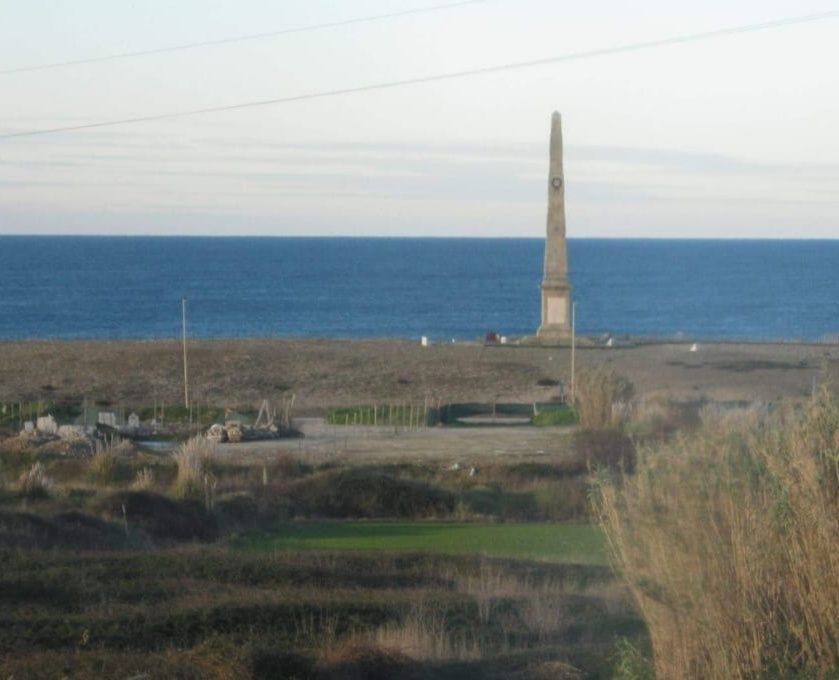 Terreno 300m2 em frente a praia