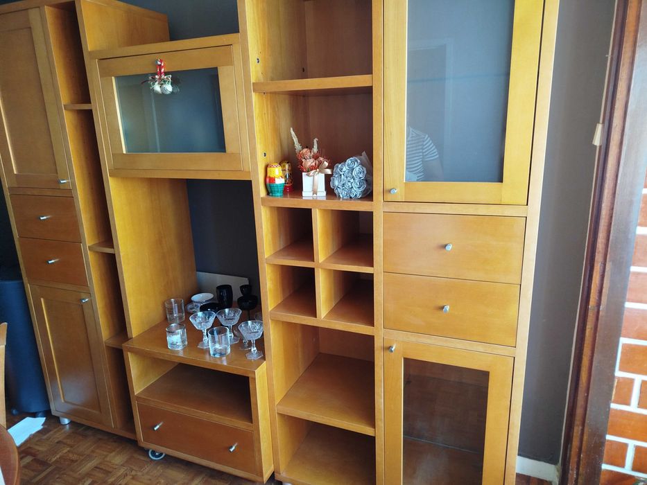 Móvel de sala em madeira