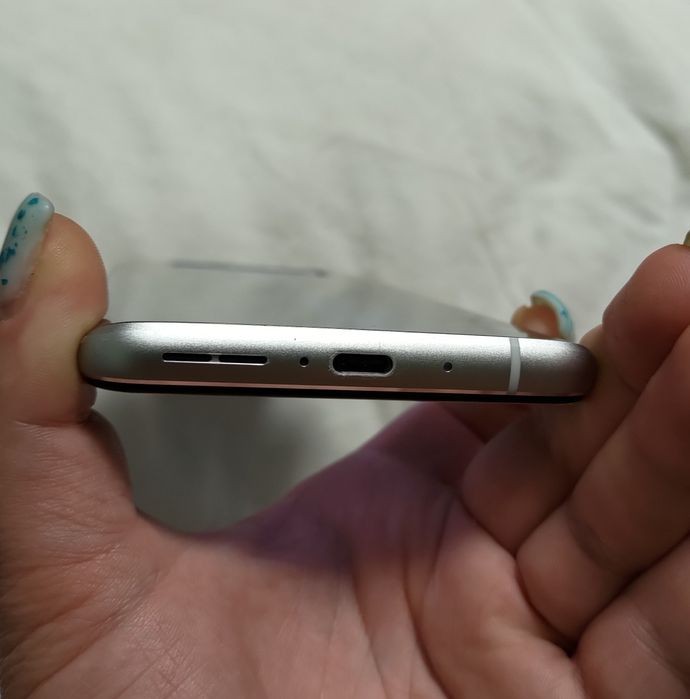Asus ZenFone 8 flip 8/256 екран 6'67 Qualcomm Snapdragon 888