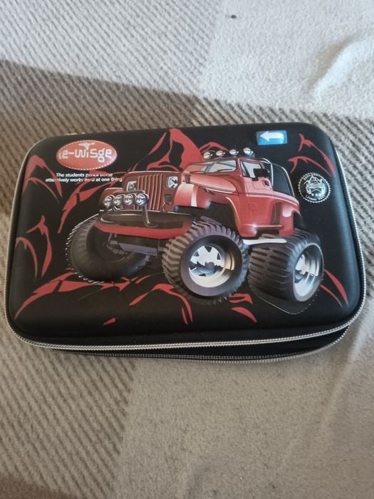 Piórnik chłopięcy jednokomorowy z autem