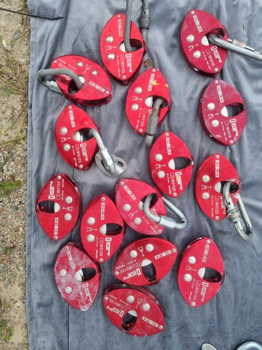 Bloczki na linę wspinaczkową lub roboty wysokościowe. Udźwig 2,5 tony.