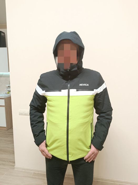 Вшитий захист спини та грудей. Дуже грамотна!