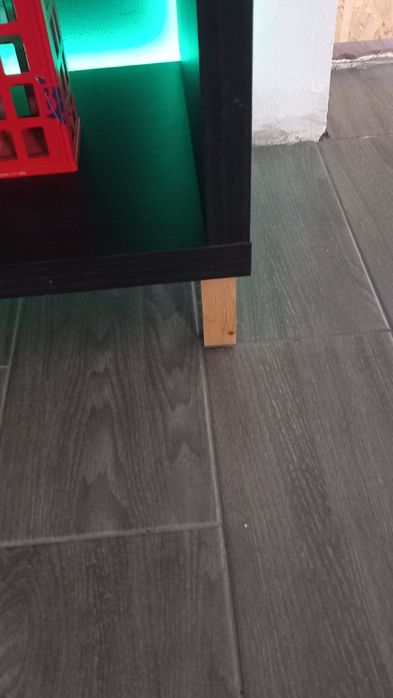 Móvel cubo preto com luzes led