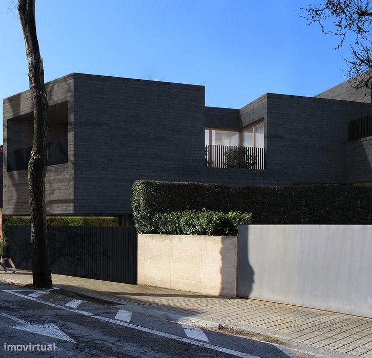 Moradia Devoluta para renovar com projeto aprovado Foz