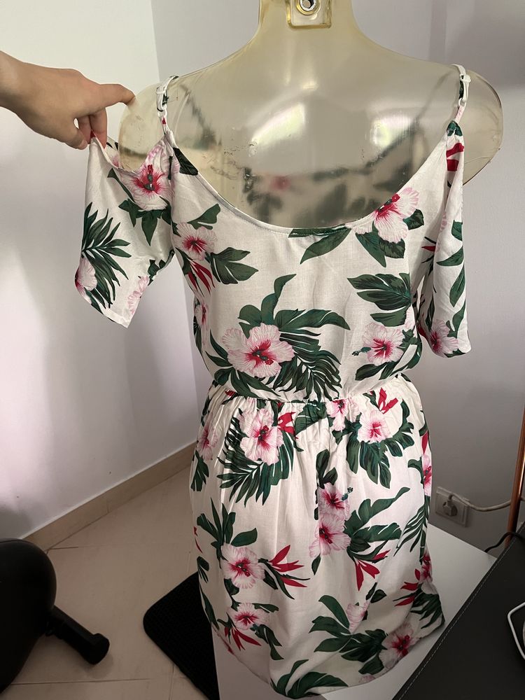 7 vestidos diferentes e uma saia
