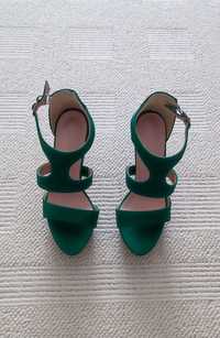 Sandálias de cor Verde