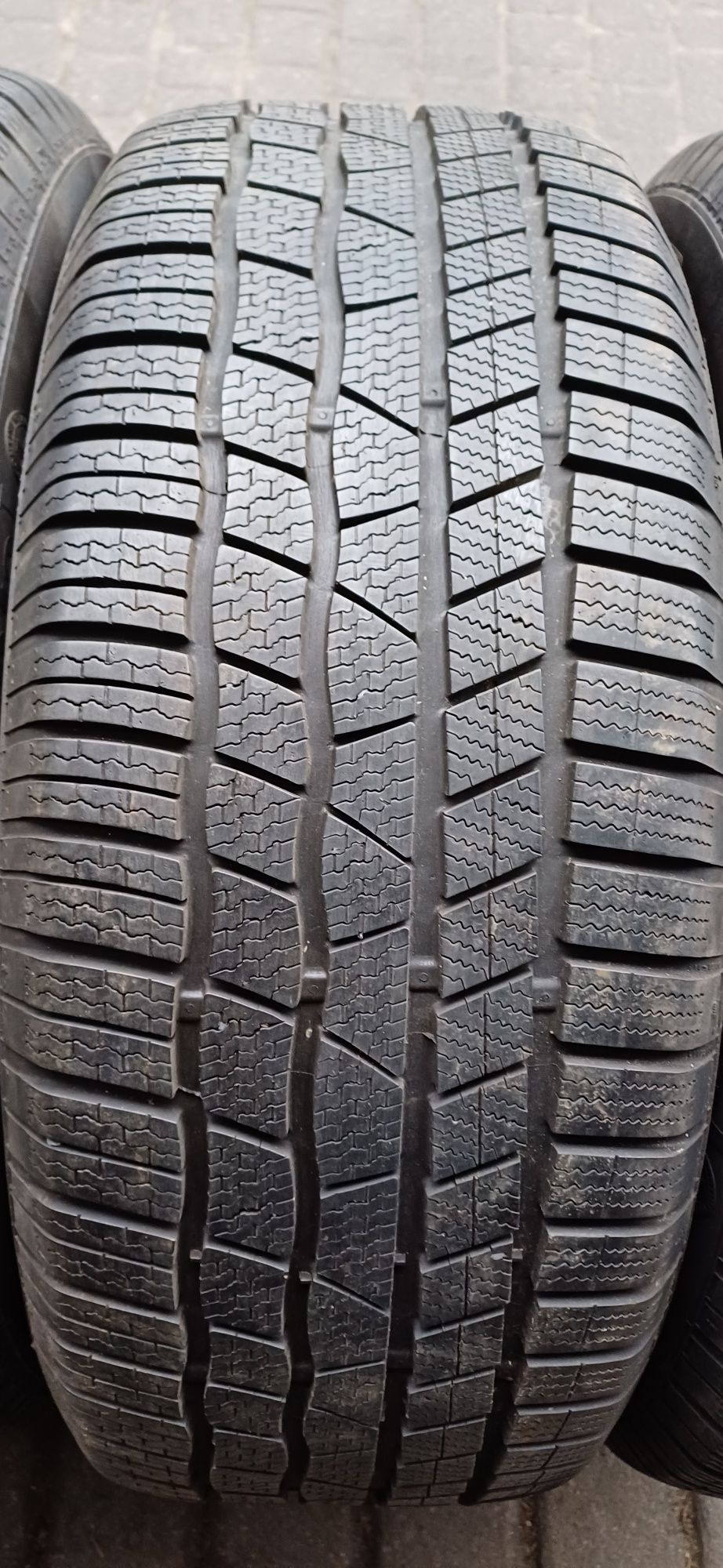 255/50R20 109H CONTINENTAL , komplet opon zimowych.
