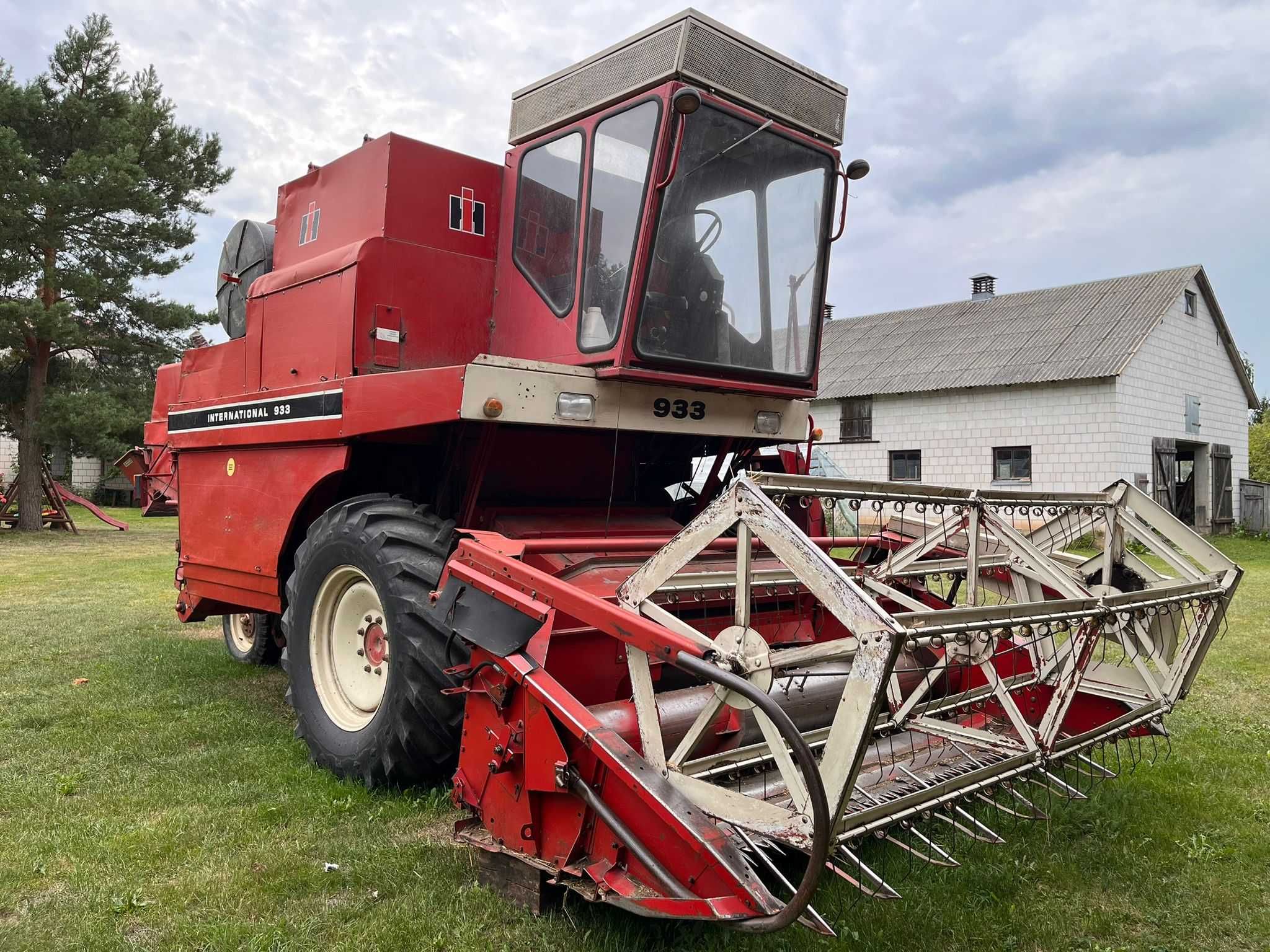 Kombajn zbożowy IHC International 933